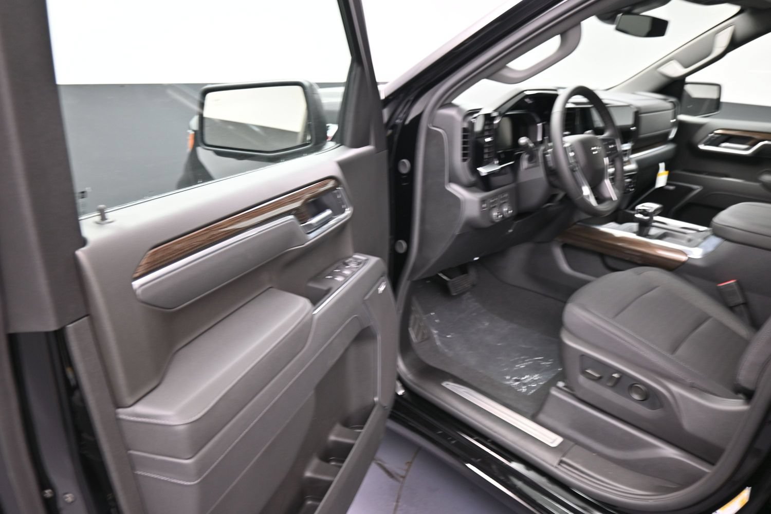 New 2026 Chevrolet Silverado 1500 RST w/ Safety Package AWD/4WD image 14