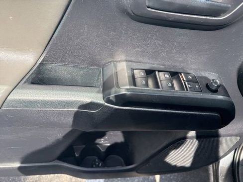 Used 2020 Toyota Tacoma SR AWD/4WD image 17