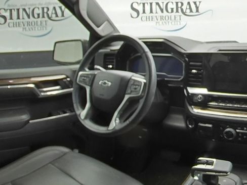 Used 2023 Chevrolet Silverado 1500 LT Trail Boss w/ LT Trail Boss Premium Package AWD/4WD image 16