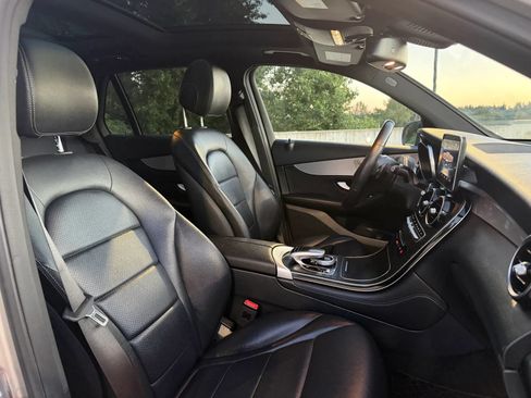 Used 2019 Mercedes-Benz GLC 300 4MATIC image 43