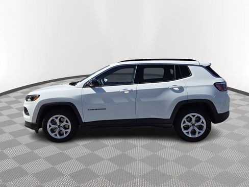 Used 2022 Jeep Compass Limited AWD/4WD image 3