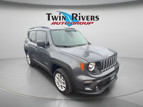 Certified 2023 Jeep Renegade Latitude w/ Premium Group AWD/4WD image 5