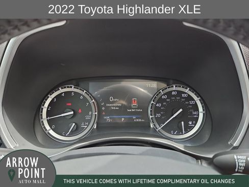 Used 2022 Toyota Highlander XLE FWD image 26