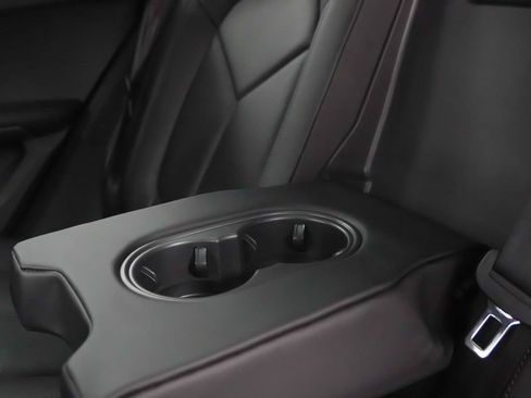 Certified 2026 Porsche Macan AWD/4WD image 16