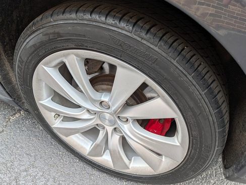 Used 2015 Tesla Model S Performance image 37