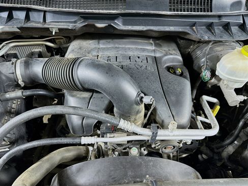 Used 2018 RAM 1500 Express image 31