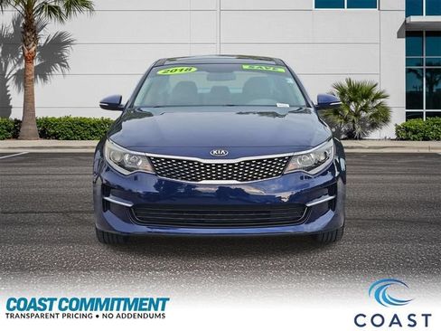 Used 2018 Kia Optima EX w/ Premium Package FWD image 2
