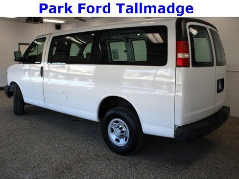 Used 2016 Chevrolet Express 2500 image 2