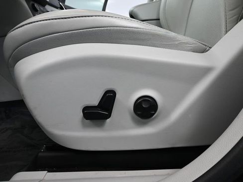 Used 2019 Jeep Cherokee Limited w/ Trailer Tow Group image 21