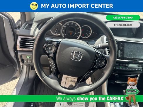Used 2017 Honda Accord Touring image 9