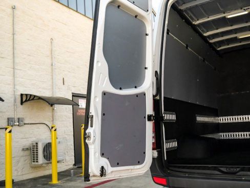 Used 2013 Mercedes-Benz Sprinter 3500 image 36