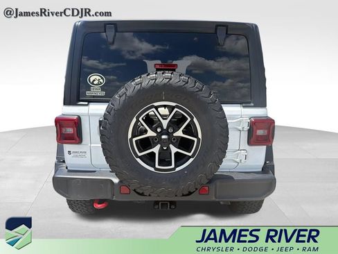 Used 2024 Jeep Wrangler Unlimited Rubicon w/ Technology Group AWD/4WD image 6