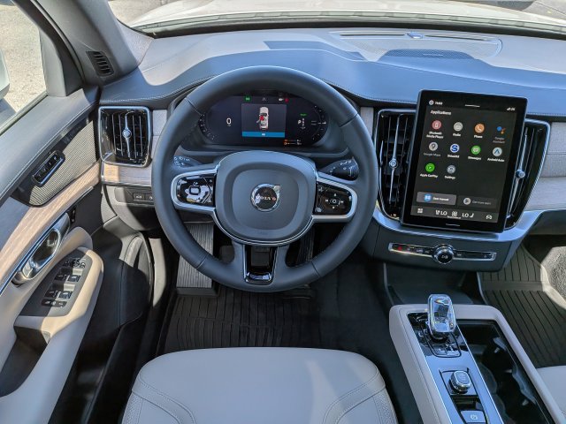 New 2026 Volvo XC90 T8 Plus w/ Protection Package Premier AWD/4WD image 17