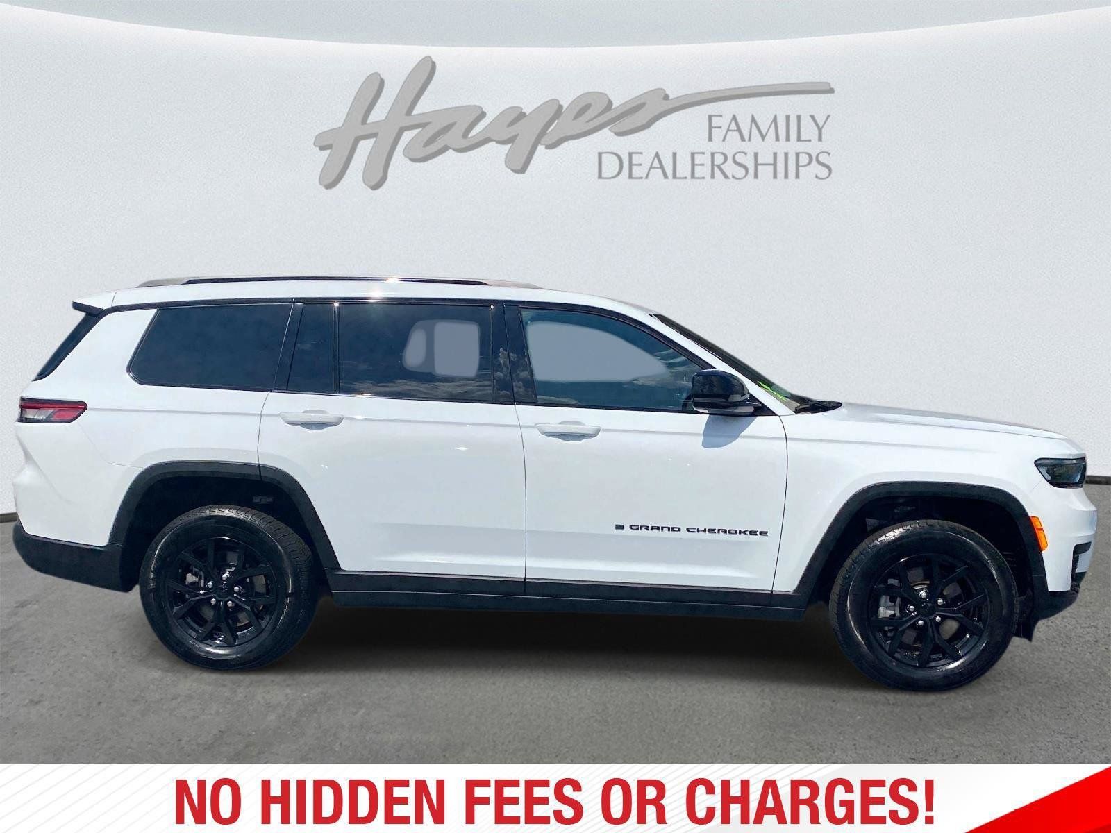 Used 2025 Jeep Grand Cherokee L Laredo RWD image 2