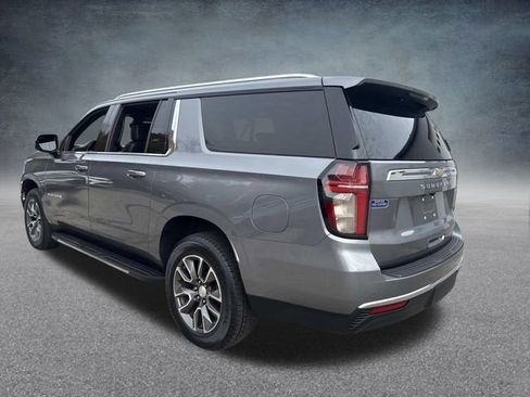 Used 2021 Chevrolet Suburban LT w/ LT Signature Package image 9