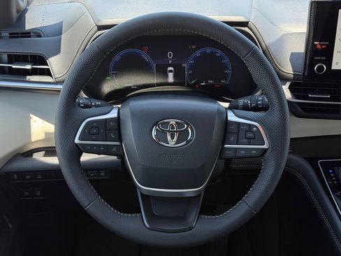 Certified 2026 Toyota Sienna Limited FWD image 20