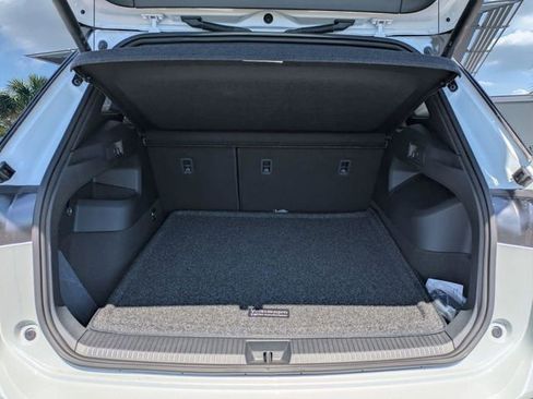 New 2026 Volkswagen Tiguan SE R-Line FWD image 13