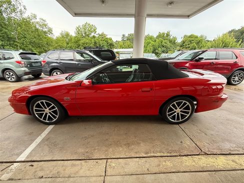 Used 2002 Chevrolet Camaro Z28 w/ SS Performance/Appearance Pkg RWD image 18