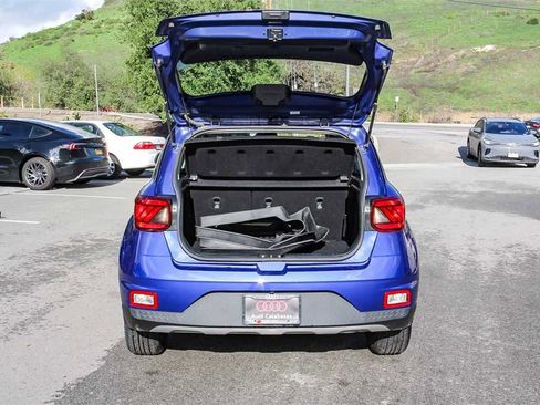 Used 2022 Hyundai Venue SEL image 26