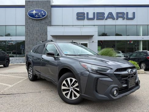 Used 2024 Subaru Outback Premium AWD/4WD image 1