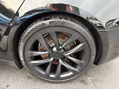 Used 2022 Tesla Model S AWD/4WD image 37