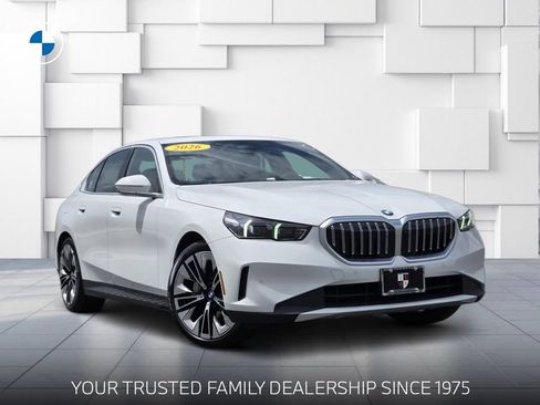 Used 2026 BMW 530i xDrive w/ Premium Package AWD/4WD image 1