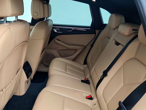 Used 2020 Porsche Macan w/ Premium Package Plus AWD/4WD image 20