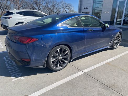 Used 2019 INFINITI Q60 3.0t Luxe w/ Essential Package image 7