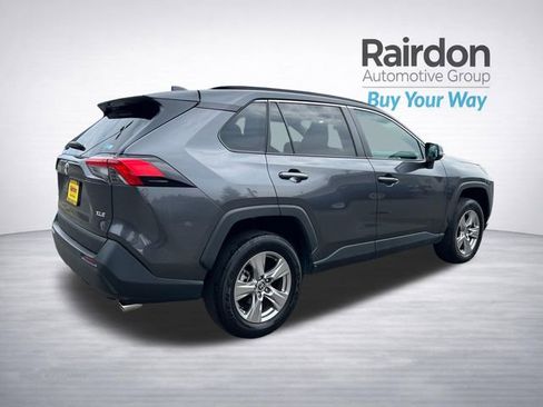 Used 2022 Toyota RAV4 XLE w/ Convenience Package FWD image 7