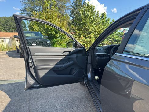 New 2025 Nissan Altima 2.5 S image 18