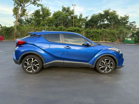 Used 2018 Toyota C-HR XLE FWD image 5