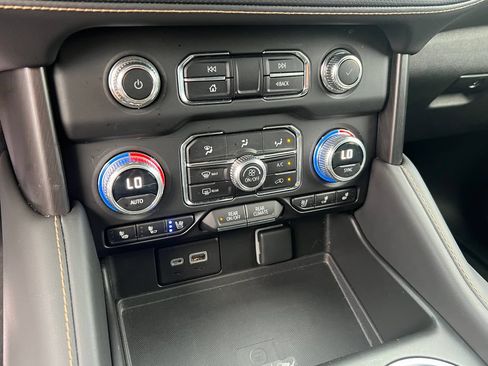 Used 2023 GMC Yukon AT4 w/ AT4 Premium Package AWD/4WD image 35