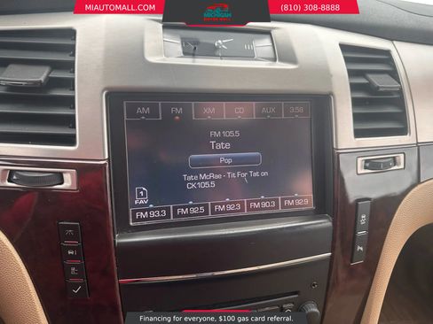 Used 2014 Cadillac Escalade Luxury image 16
