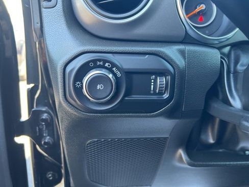 Used 2023 Jeep Wrangler Sport S image 27