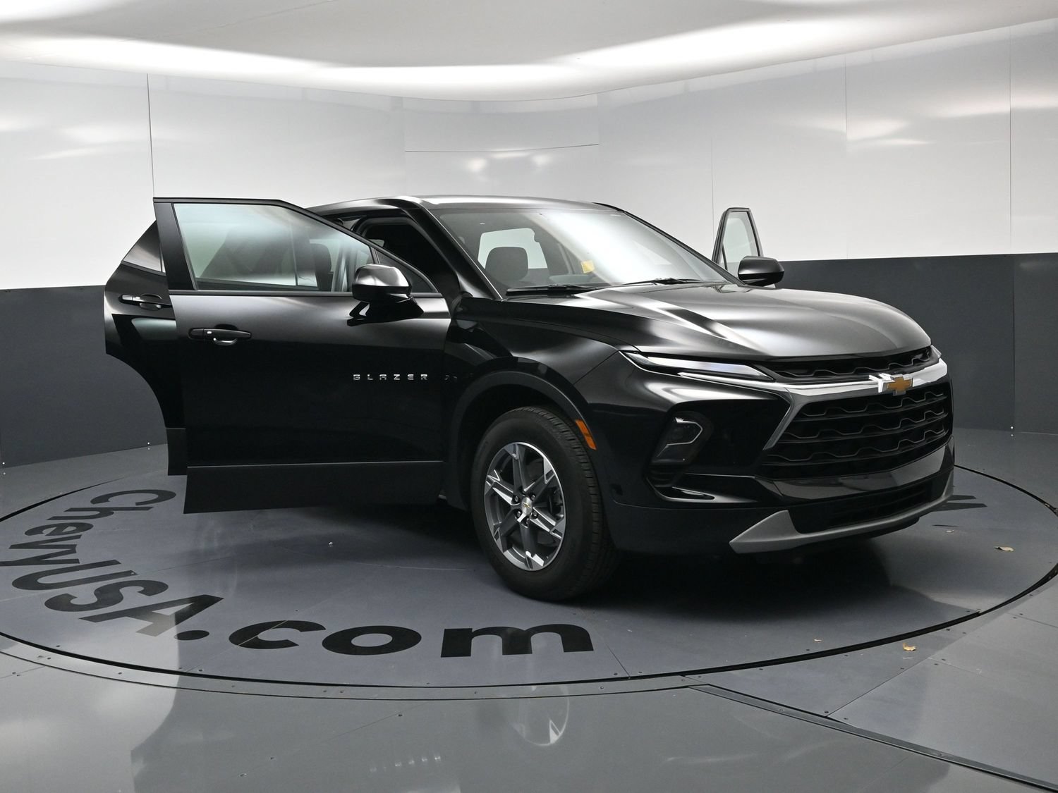 Used 2026 Chevrolet Blazer LT FWD image 24