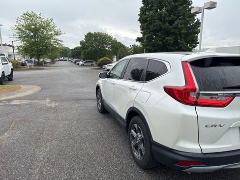 Used 2018 Honda CR-V EX image 2