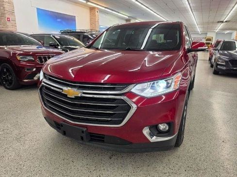 Used 2019 Chevrolet Traverse LT FWD image 2