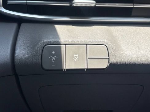 Used 2025 Hyundai Elantra SEL FWD image 26