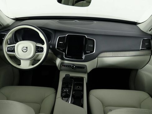 Certified 2025 Volvo XC90 T8 Plus w/ Protection Package Premier AWD/4WD image 7