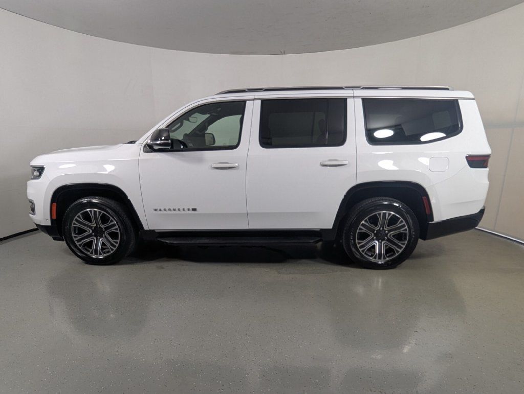 Used 2024 Jeep Wagoneer Series II w/ Flexible Seating Group RWD image 4