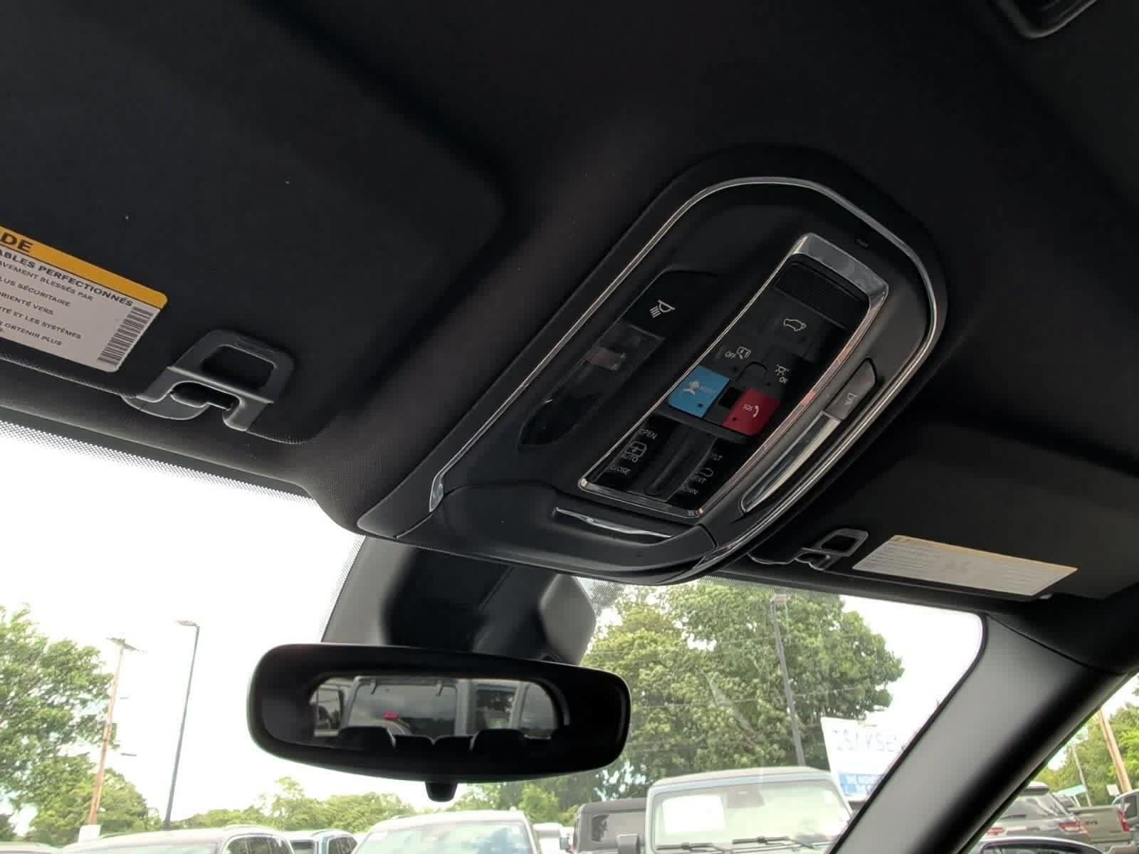 Used 2023 Jeep Grand Cherokee L Laredo AWD/4WD image 27