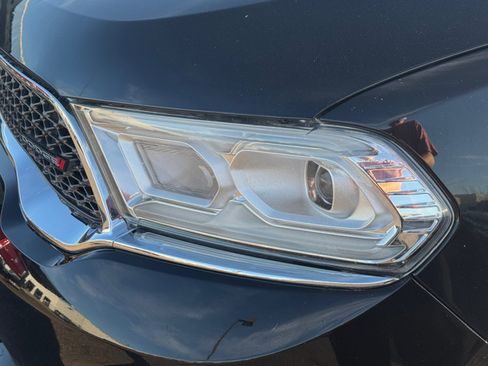 Used 2023 Dodge Durango SXT image 9