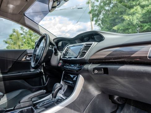 Used 2016 Honda Accord EX-L image 32