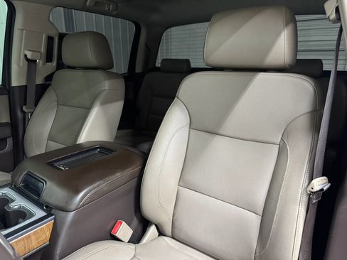 Used 2019 GMC Sierra 2500 SLT w/ Duramax Plus Package AWD/4WD image 11
