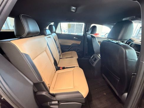 Used 2021 Volkswagen Atlas Cross Sport SE image 18