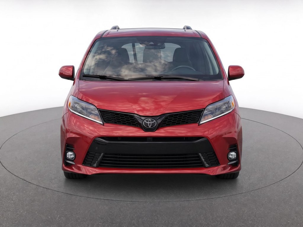 Used 2018 Toyota Sienna SE Premium FWD image 5