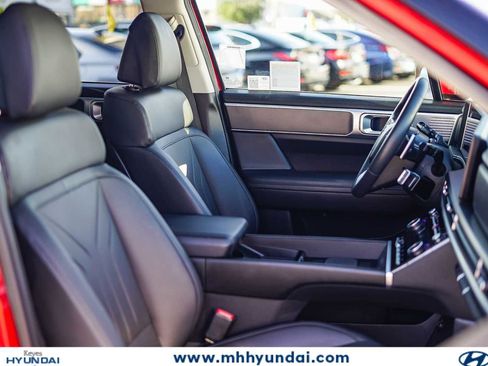 Used 2025 Hyundai Santa Fe SEL FWD image 16