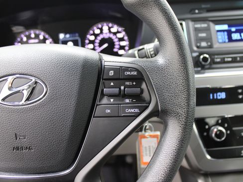 Used 2015 Hyundai Sonata SE image 11