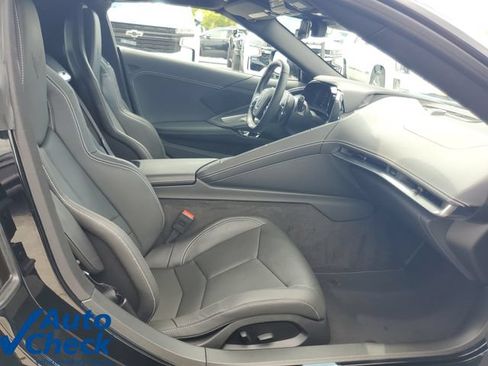 Used 2025 Chevrolet Corvette Z06 RWD image 9