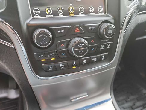 Used 2018 Jeep Grand Cherokee Trailhawk w/ Trailhawk Luxury Group image 26